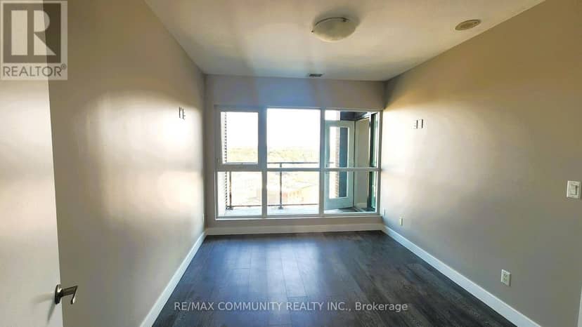 1708 - 1 Victoria Street — photo 16 of 34