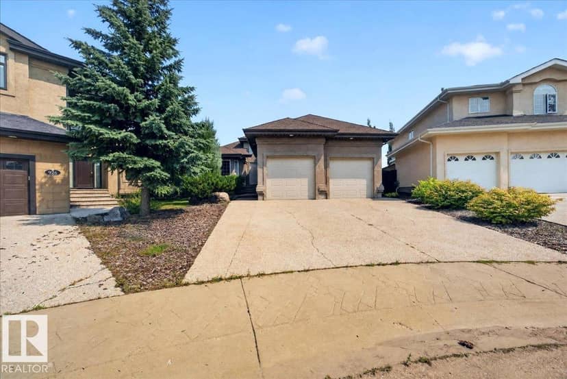 928 Thompson Pl NW, Edmonton, photo 2
