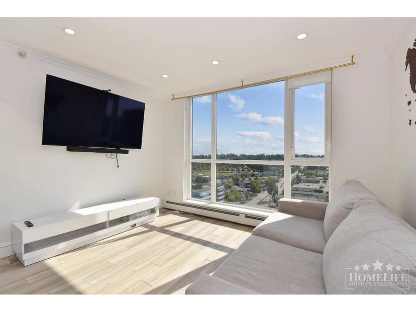 2002 10777 UNIVERSITY DRIVE, Surrey, photo 4