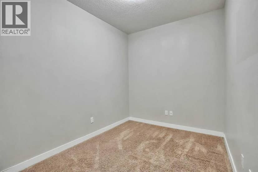13, 330 2nd Street W, Brooks, photo 3