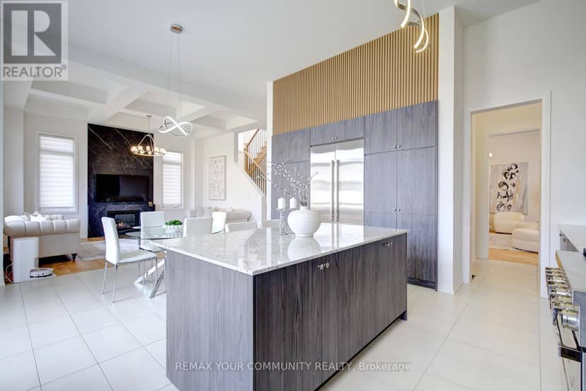 96 Bond Crescent — photo 21 of 40