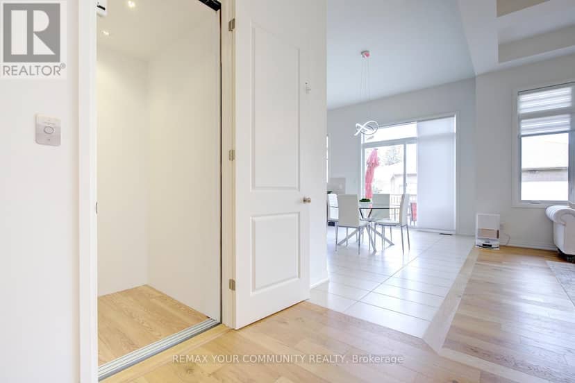 96 Bond Crescent — photo 3 of 40