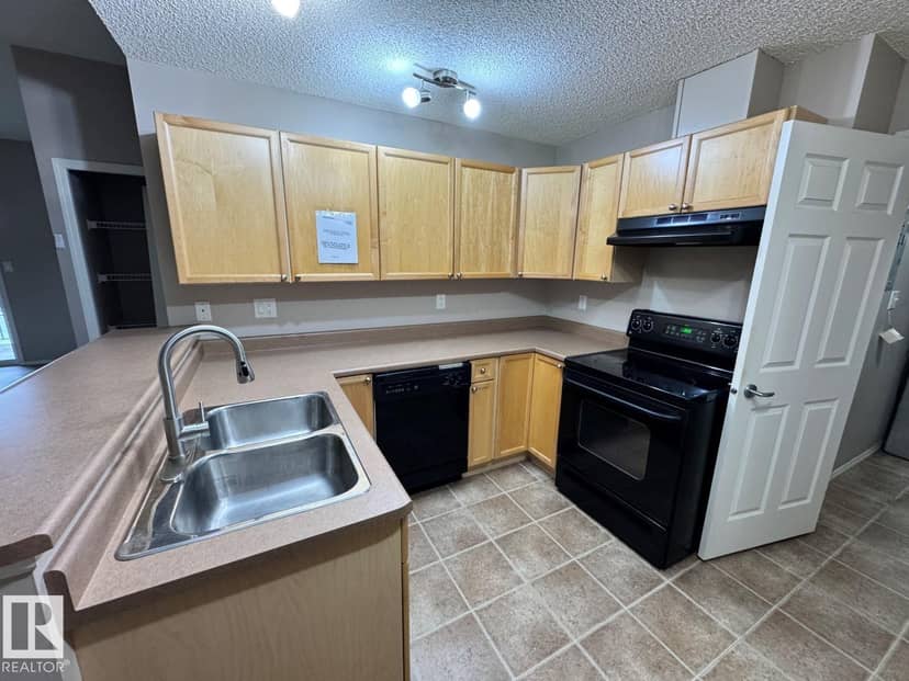 #28 2508 Hanna Cr NW, Edmonton, photo 6