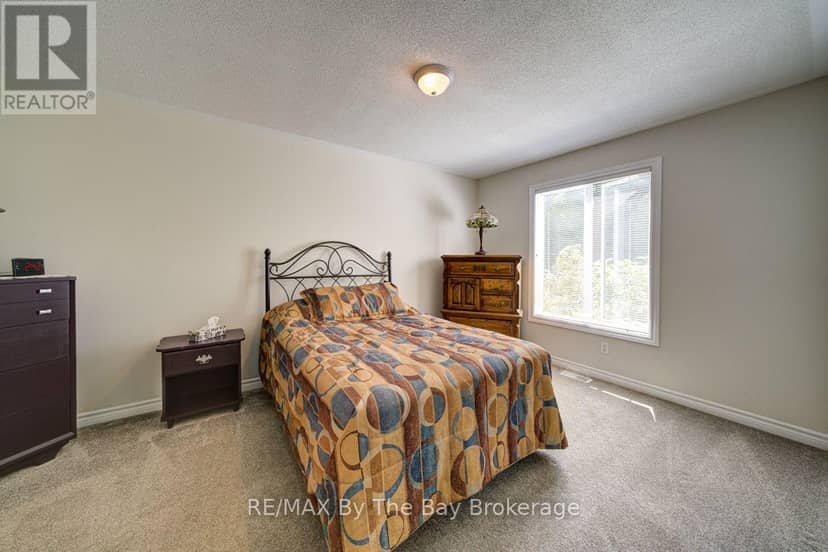 6 Illinois Crescent — photo 19 of 40