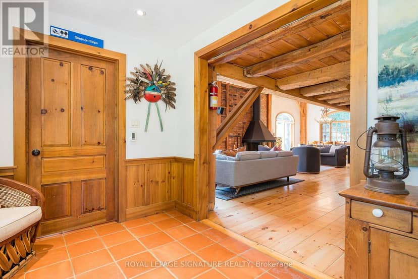 22 Newton Way — photo 4 of 40