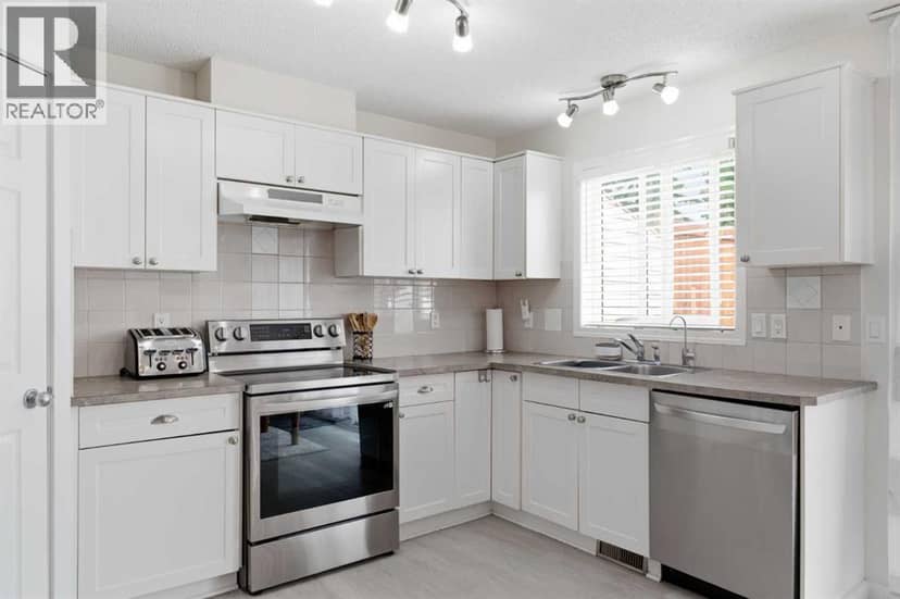 9 Ross Place — photo 12 of 40