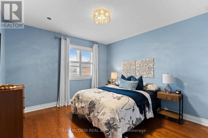 899 Pickersgill Crescent — photo 25 of 40