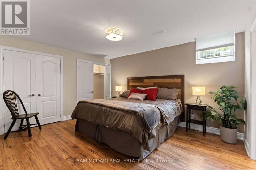 899 Pickersgill Crescent — photo 35 of 40