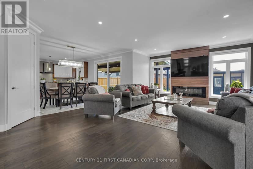 3373 Regiment Road — photo 12 of 40