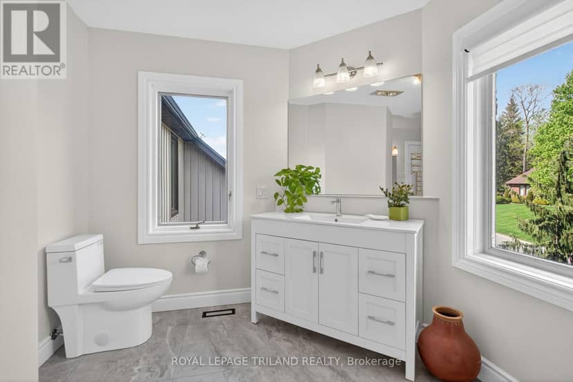 83 Blackburn Crescent — photo 27 of 40