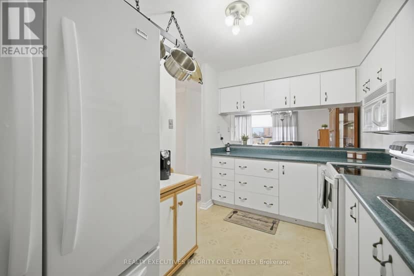 1013 - 10 Martha Eaton Way — photo 10 of 34