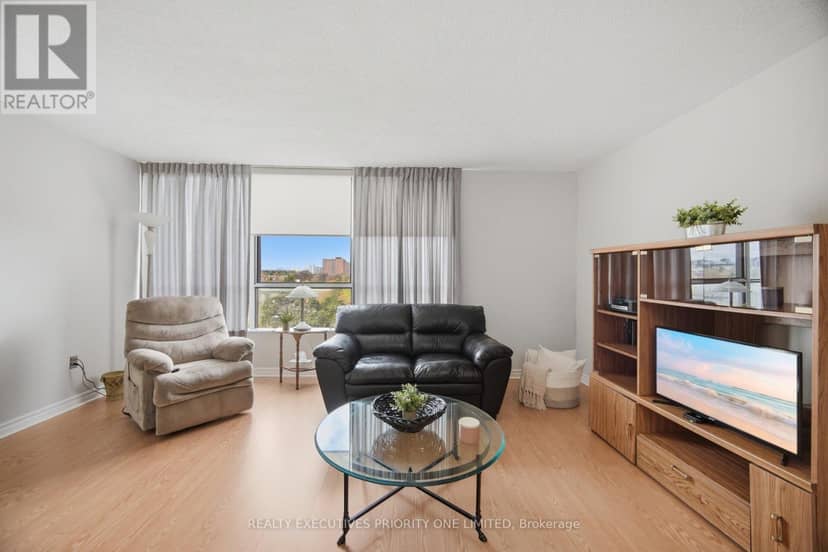 1013 - 10 Martha Eaton Way — photo 14 of 34