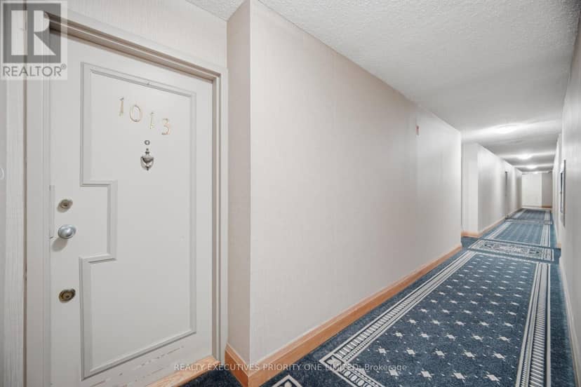 1013 - 10 Martha Eaton Way — photo 5 of 34