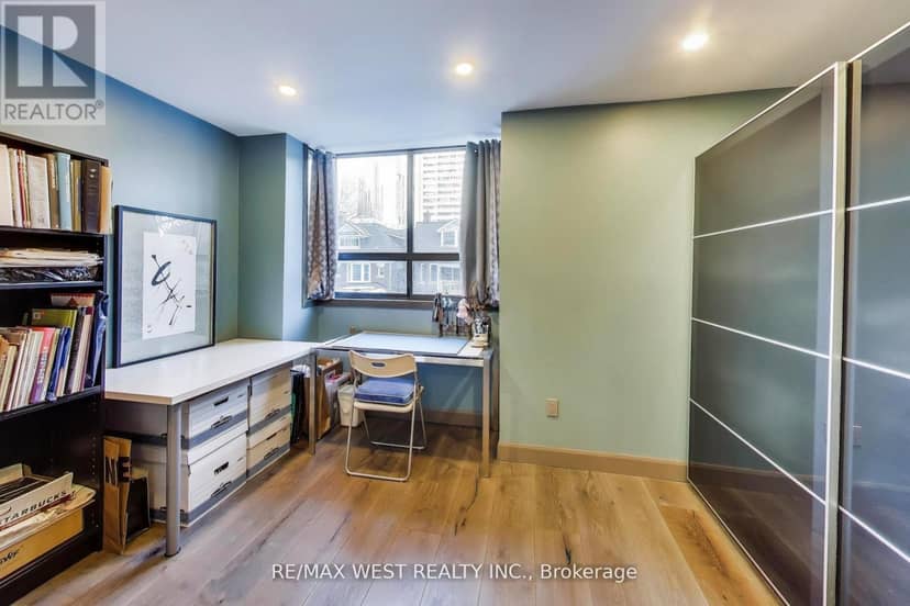 21 Dundonald Street — photo 10 of 20