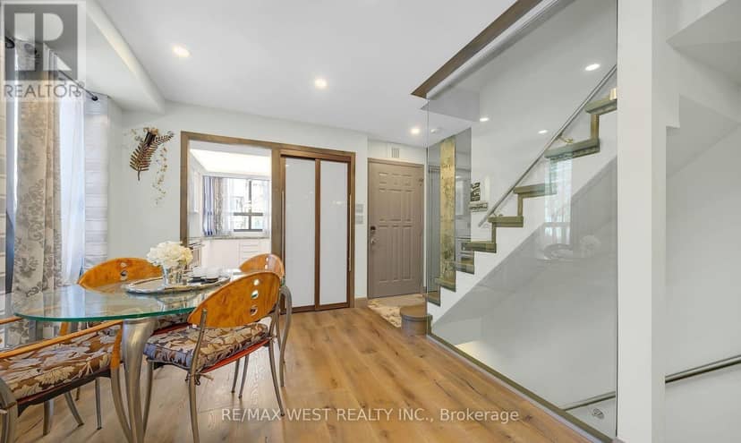 21 Dundonald Street — photo 2 of 20