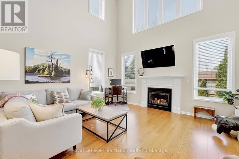 16 Macpherson Avenue — photo 13 of 40