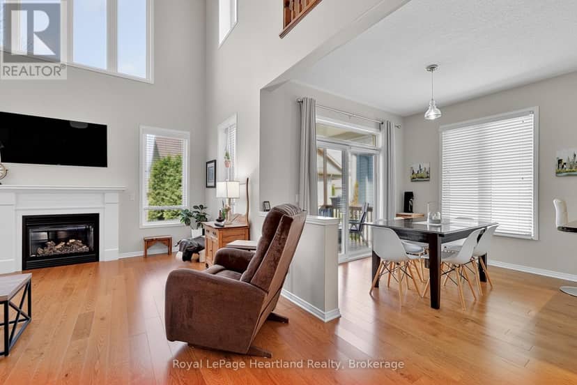 16 Macpherson Avenue — photo 17 of 40