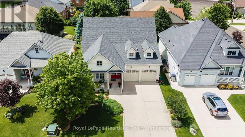 16 Macpherson Avenue, Huron East, photo 2