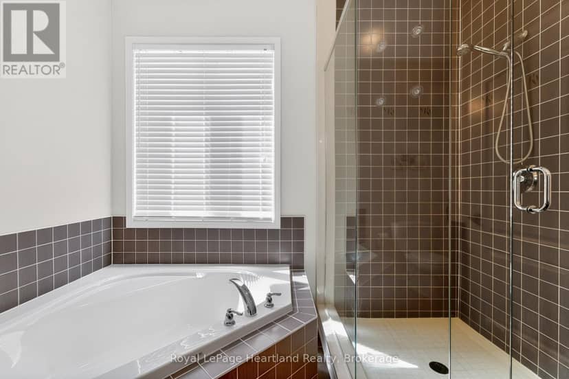 16 Macpherson Avenue — photo 28 of 40