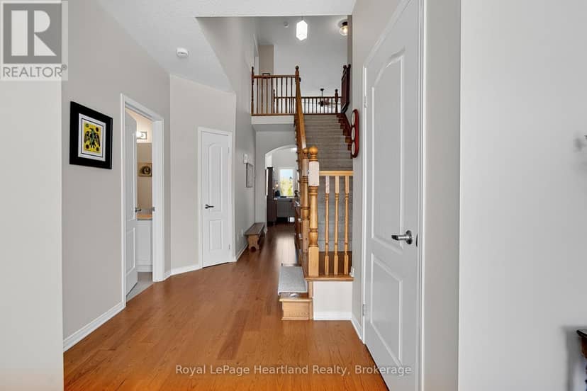 16 Macpherson Avenue, Huron East, photo 5