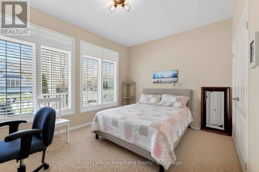 16 Macpherson Avenue, Huron East, photo 7
