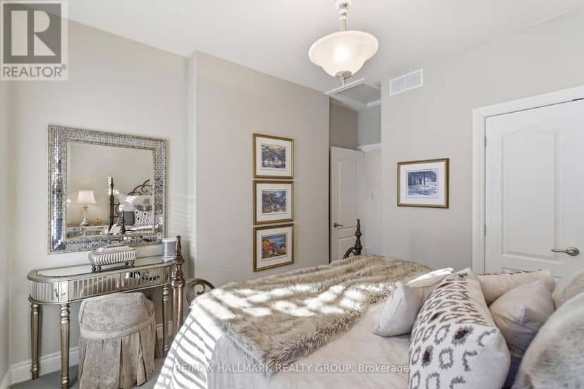24 Radstock Lane — photo 20 of 40