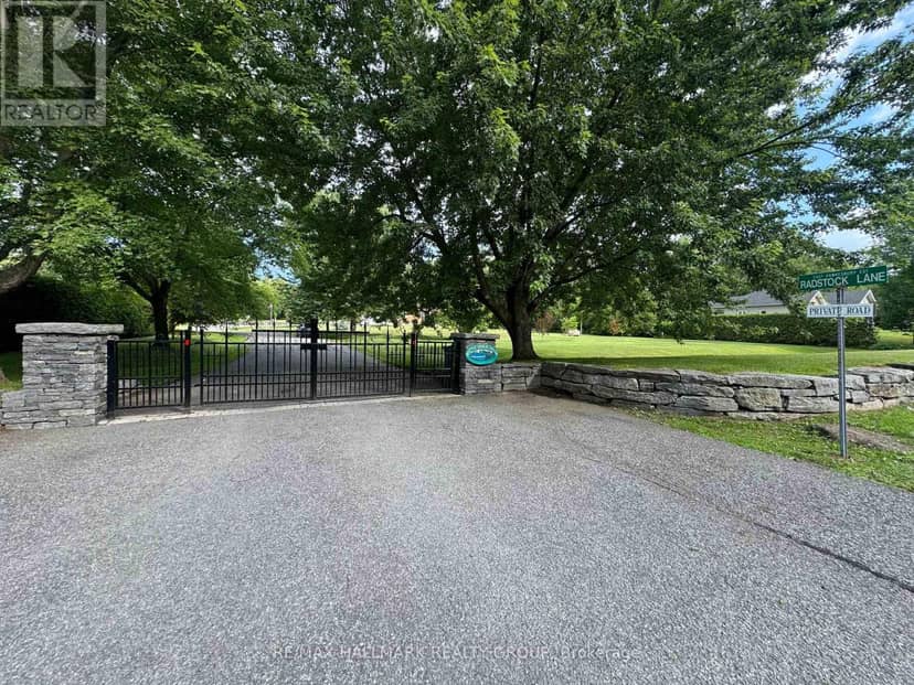 24 Radstock Lane, Champlain