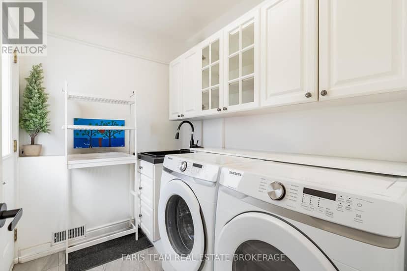 60 River Avenue Crescent — photo 14 of 40
