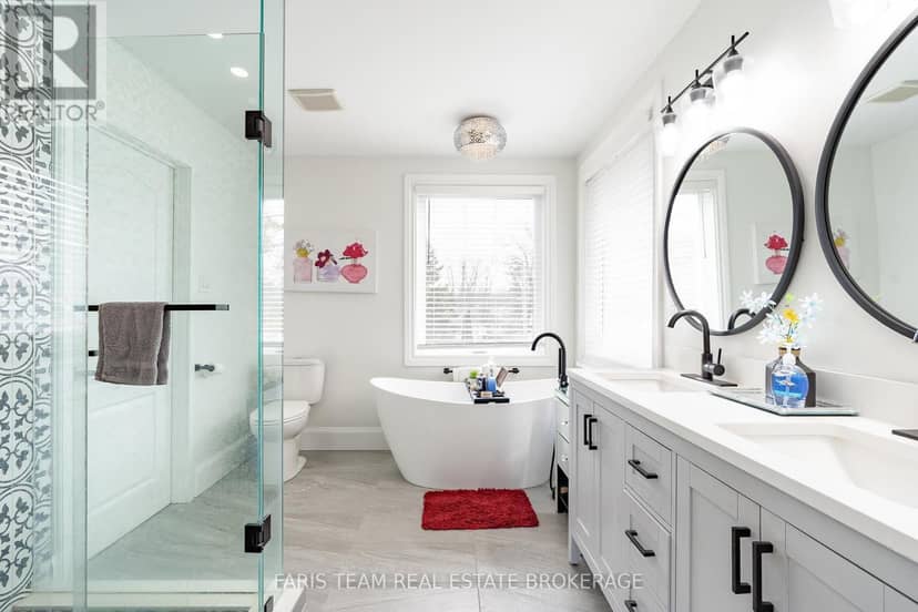 60 River Avenue Crescent — photo 18 of 40