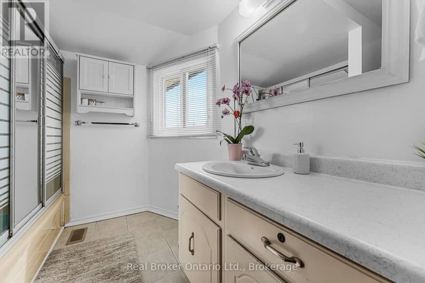 8 - 5982 Dunn Street — photo 18 of 30