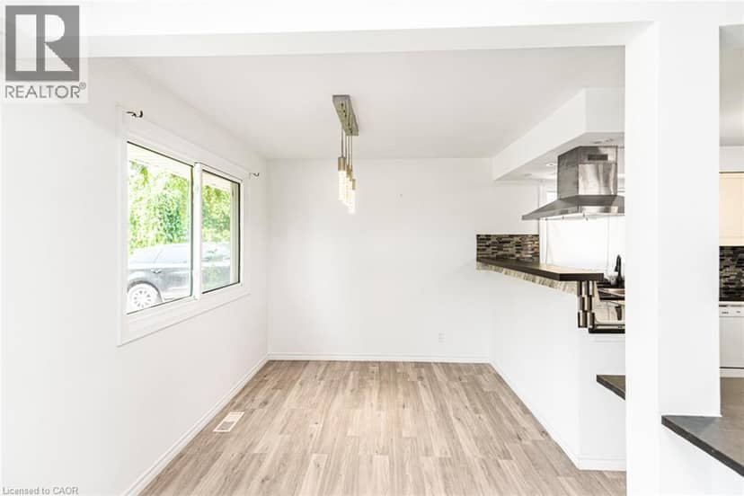 100 MOUNTAIN Avenue N — photo 9 of 40