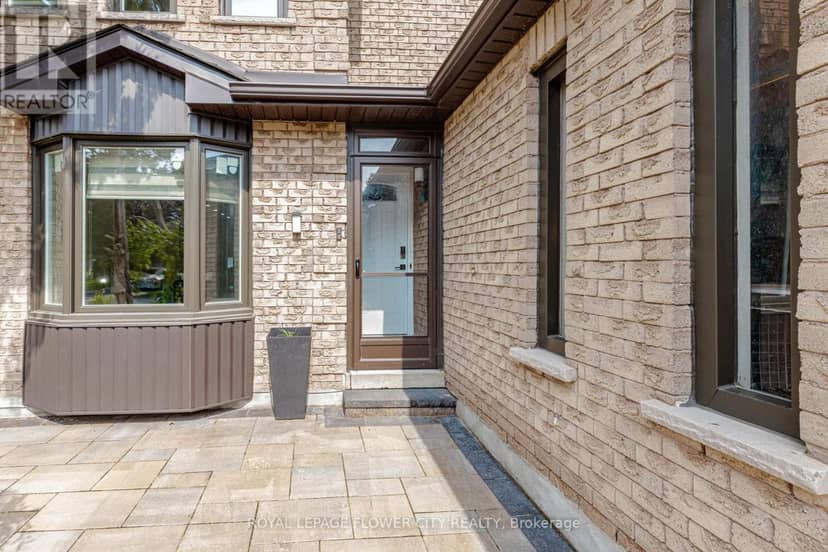 1530 Somergrove Crescent — photo 3 of 40