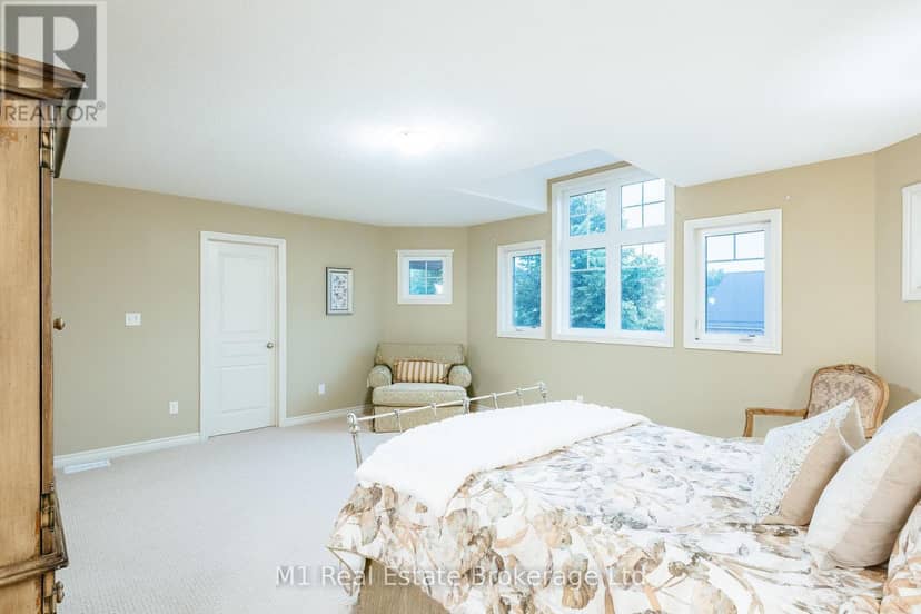 82 Vaughan Street — photo 25 of 40