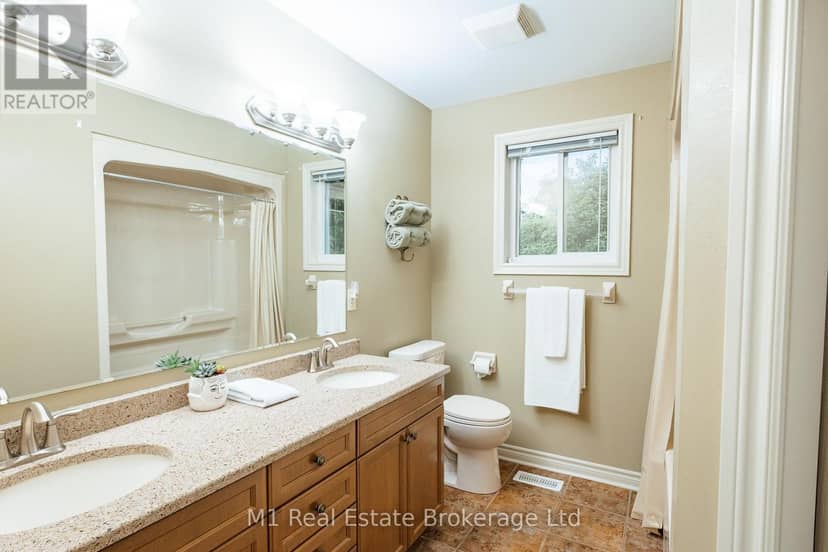 82 Vaughan Street — photo 33 of 40