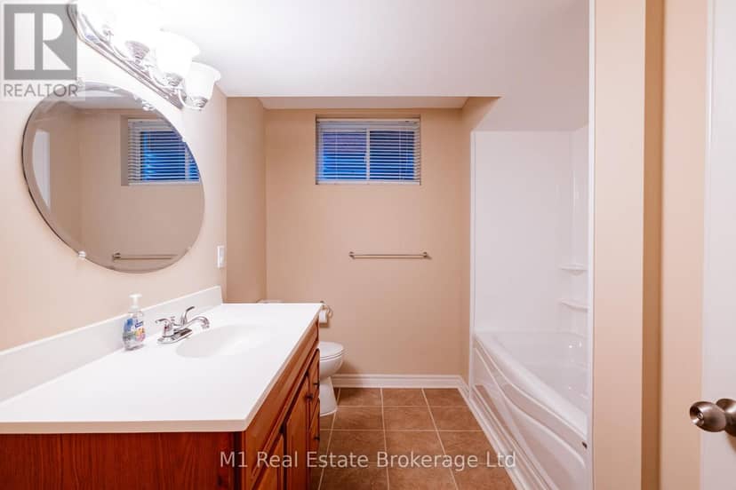 82 Vaughan Street — photo 40 of 40