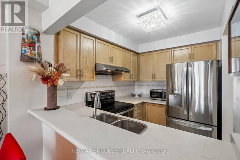 301 - 1000 Sheppard Avenue W — photo 17 of 29
