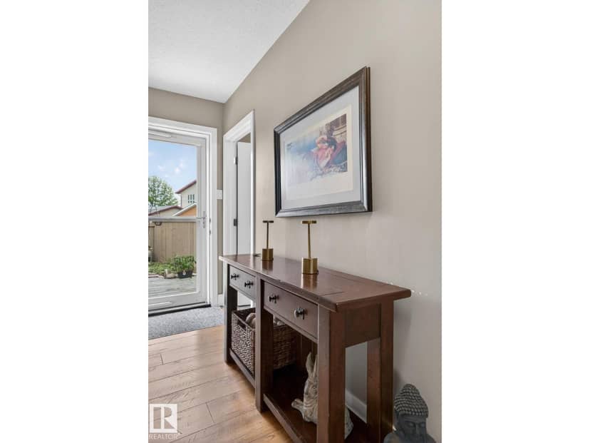 10108 144 ST NW — photo 18 of 40