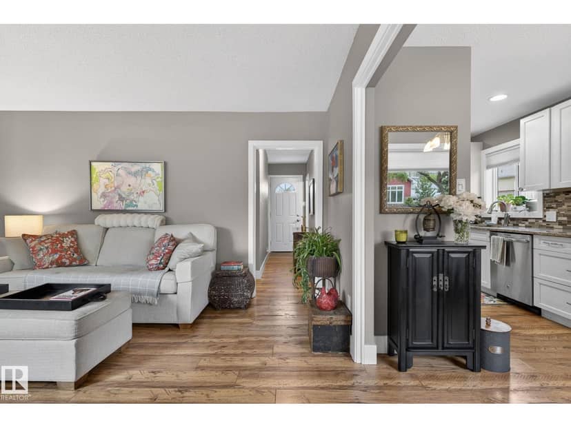 10108 144 ST NW, Edmonton, photo 2