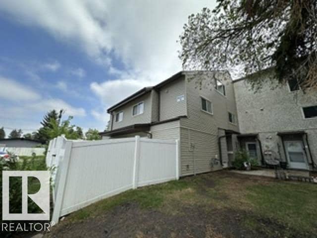 12C Meadowlark Vg NW, Edmonton, photo 4