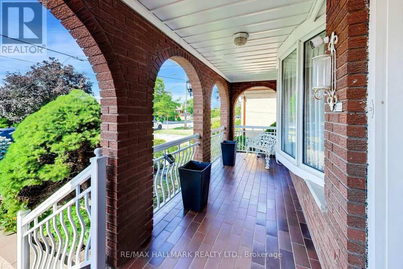 5 Byworth Boulevard — photo 3 of 40