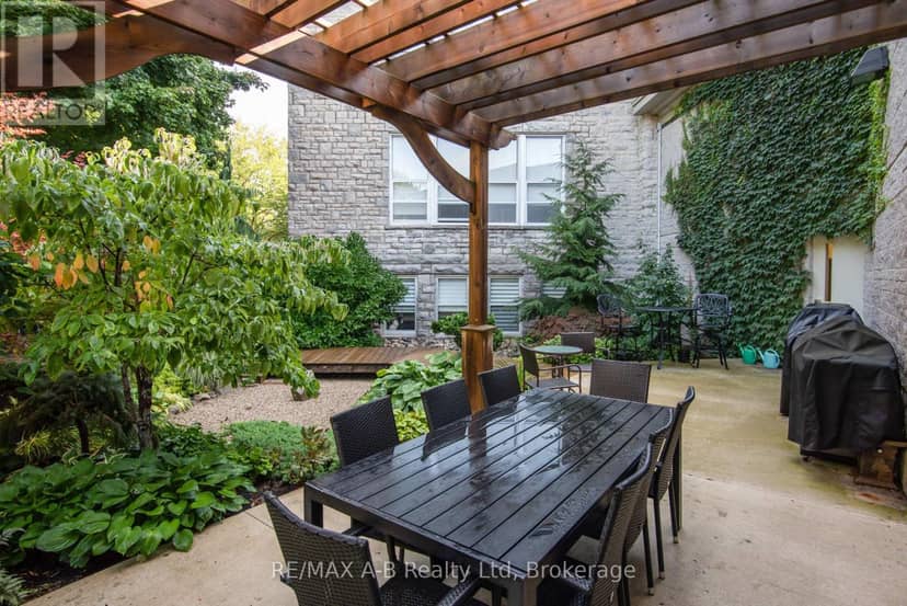 1C - 189 Elizabeth Street — photo 10 of 40