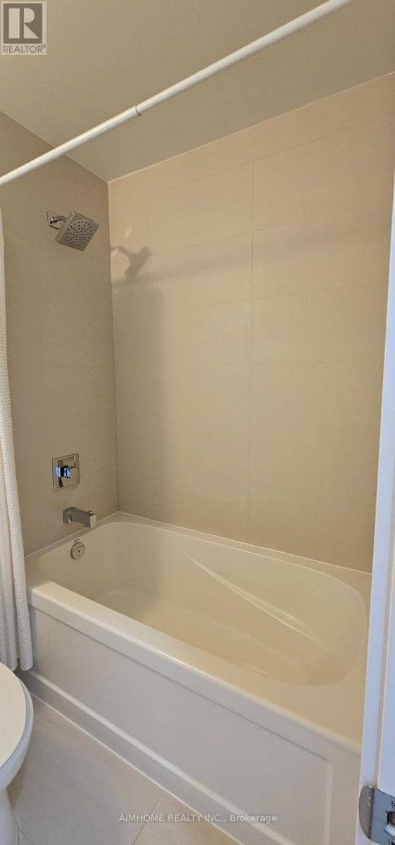 1711 - 8 Eglinton Avenue E — photo 10 of 21