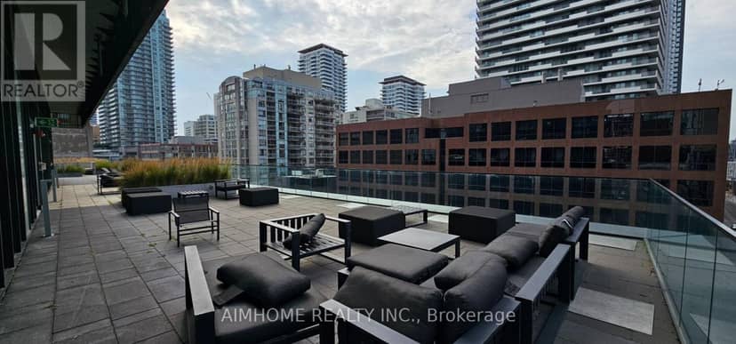 1711 - 8 Eglinton Avenue E — photo 15 of 21