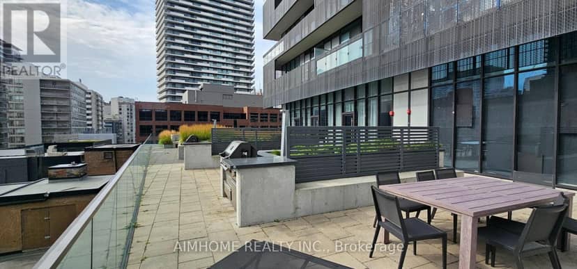 1711 - 8 Eglinton Avenue E — photo 16 of 21