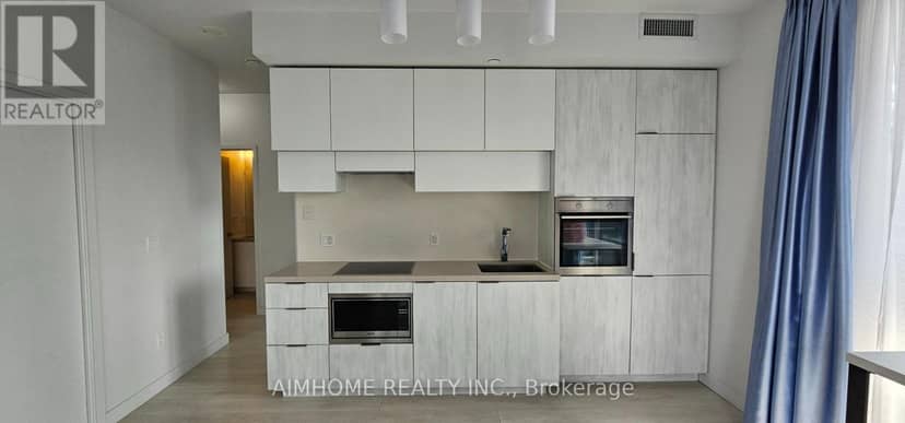 1711 - 8 Eglinton Avenue E — photo 4 of 21