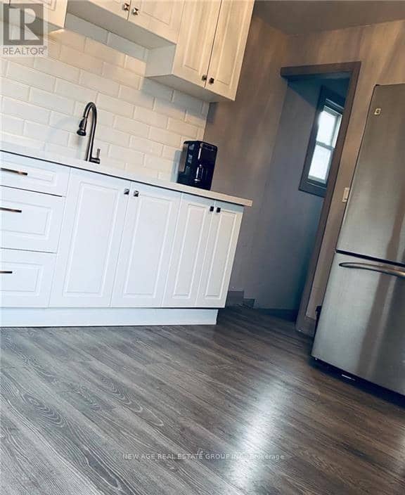 22 Alice Street — photo 2 of 17