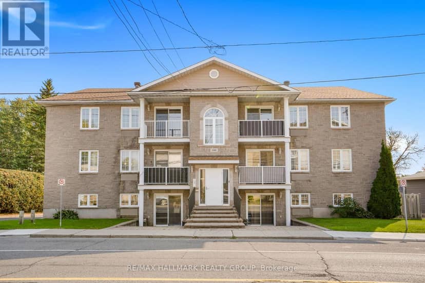 302 - 1005 Laurier Street — photo 2 of 24