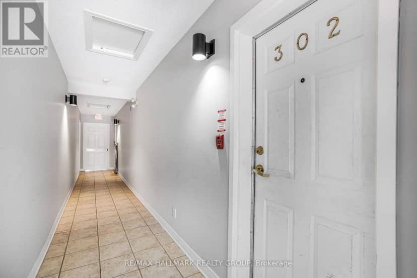 302 - 1005 Laurier Street — photo 6 of 24