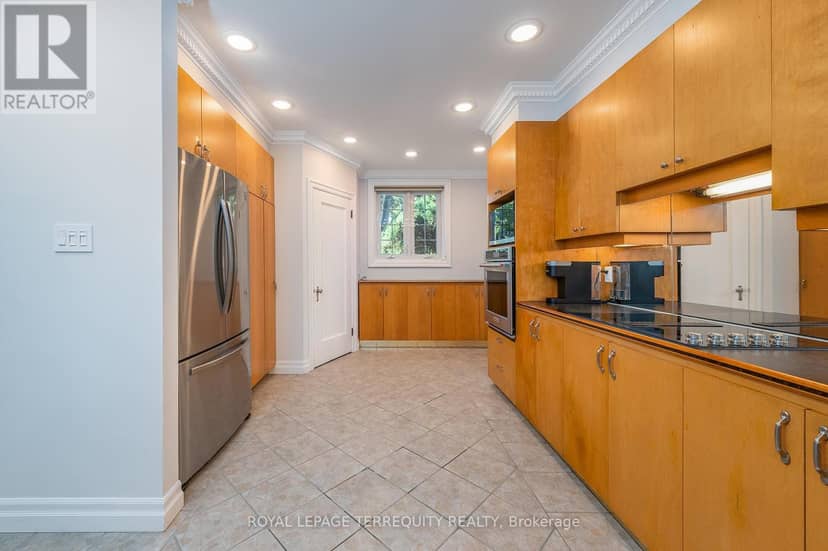 223 Riverside Drive — photo 16 of 40