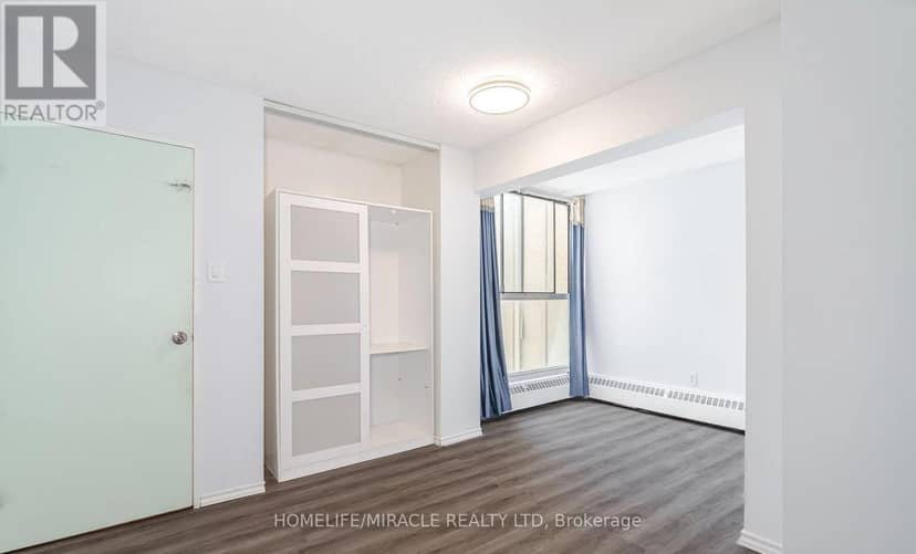 517 - 4673 Jane Street — photo 9 of 13